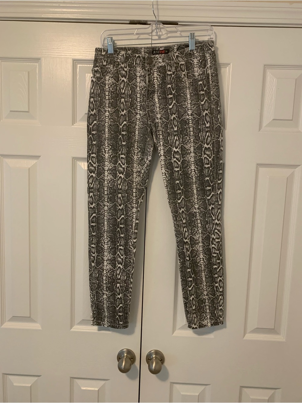JustFab Women’s Snake-Print Chinos in Black and White